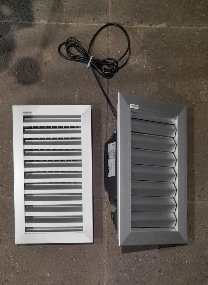 Te koop: ventilatie roosters. Motor bediend. 26.5 x 46.5cm, Doe-het-zelf en Verbouw, Ventilatie en Afzuiging, Ophalen of Verzenden
