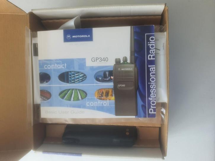 Motorola GP 340 nieuw in doos, Telecommunicatie, Portofoons en Walkie-talkies, Nieuw, Portofoon of Walkie-talkie, 5 tot 15 km