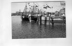 scheepvaart-foto-VISSERIJ-SCHEVENINGEN, Verzamelen, Scheepvaart, Ophalen of Verzenden, Zo goed als nieuw, Motorboot, Boek of Tijdschrift