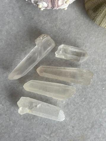 Ser bergkristal beschikbaar voor biedingen