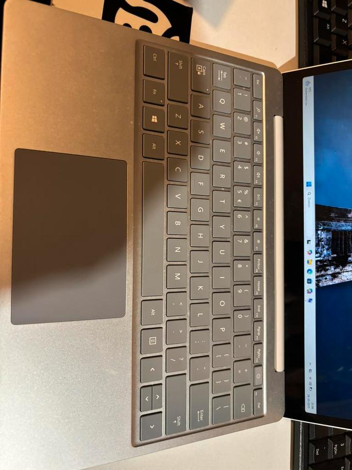 Surface go laptop, Computers en Software, Windows Laptops, Zo goed als nieuw, 12 inch, SSD, 2 tot 3 Ghz, 8 GB, Qwerty, Met touchscreen