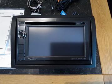Pioneer Avic F930BT Radio met Navigatie  en Touchscreen. beschikbaar voor biedingen