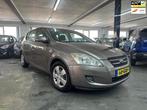 Kia Cee'd 1.4 X-tra, Auto's, Kia, Gebruikt, 4 cilinders, 1396 cc, Beige