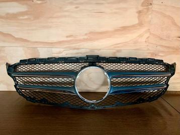 Mercedes-Benz Grille W205 beschikbaar voor biedingen