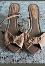 Mooie pumps met houten hakken. Kleding, tassen, makeup etc, Zara, Ophalen of Verzenden, Grijs, Gedragen