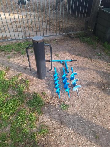 Te HUUR grondboor en handhei beschikbaar voor biedingen