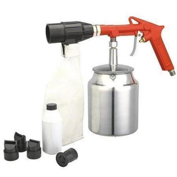 Nieuwe zandstraalset met onderbeker en opvangzak. beschikbaar voor biedingen