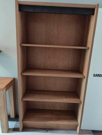 Gangkast + Tafel Eikenlook beschikbaar voor biedingen
