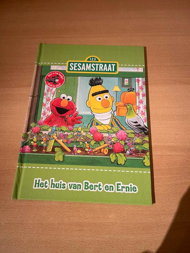 Het huis van Bert en Ernie - Sesamstraat, Boeken, Kinderboeken | Jeugd | onder 10 jaar, Zo goed als nieuw, Sprookjes, Ophalen of Verzenden