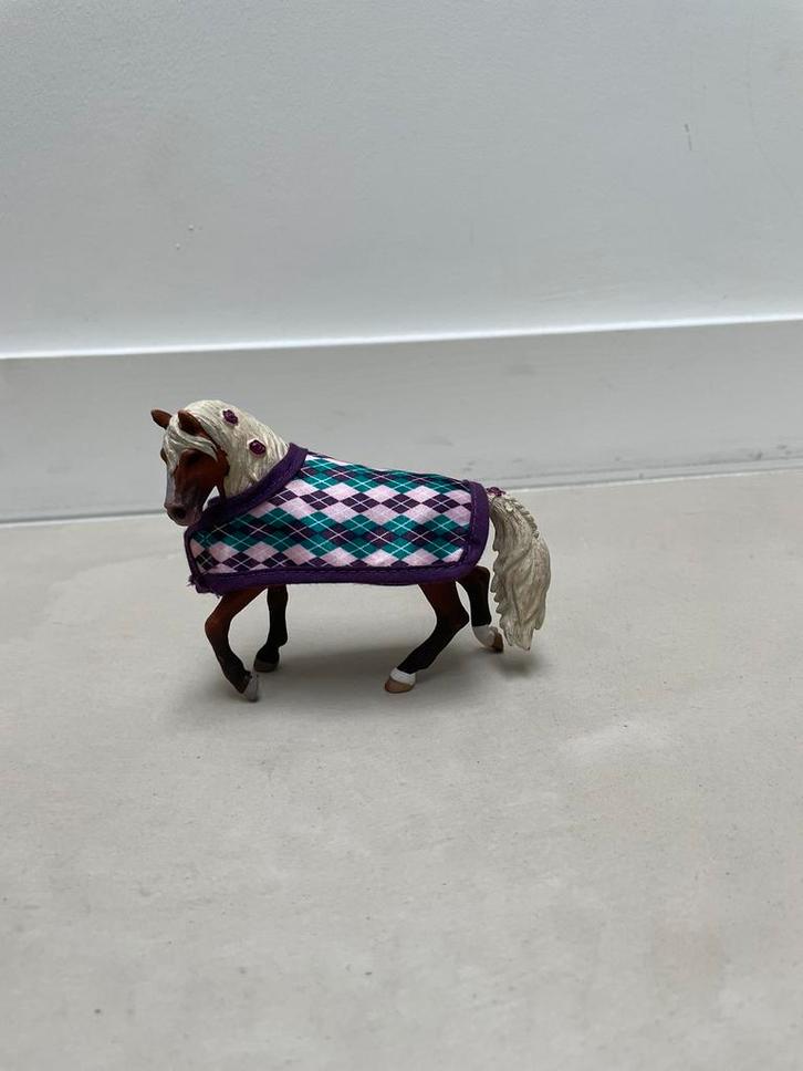schleich paard met deken, Verzamelen, Dierenverzamelingen, Zo goed als nieuw, Ophalen of Verzenden