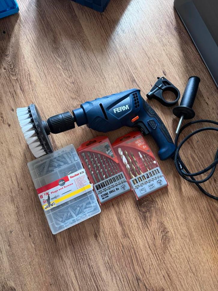 Ferm Boormachine met accessoires - Snelle Ophaling!, Doe-het-zelf en Verbouw, Gereedschap | Boormachines, Gebruikt, Boormachine