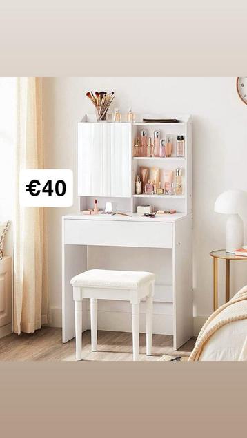 Selling Make up table