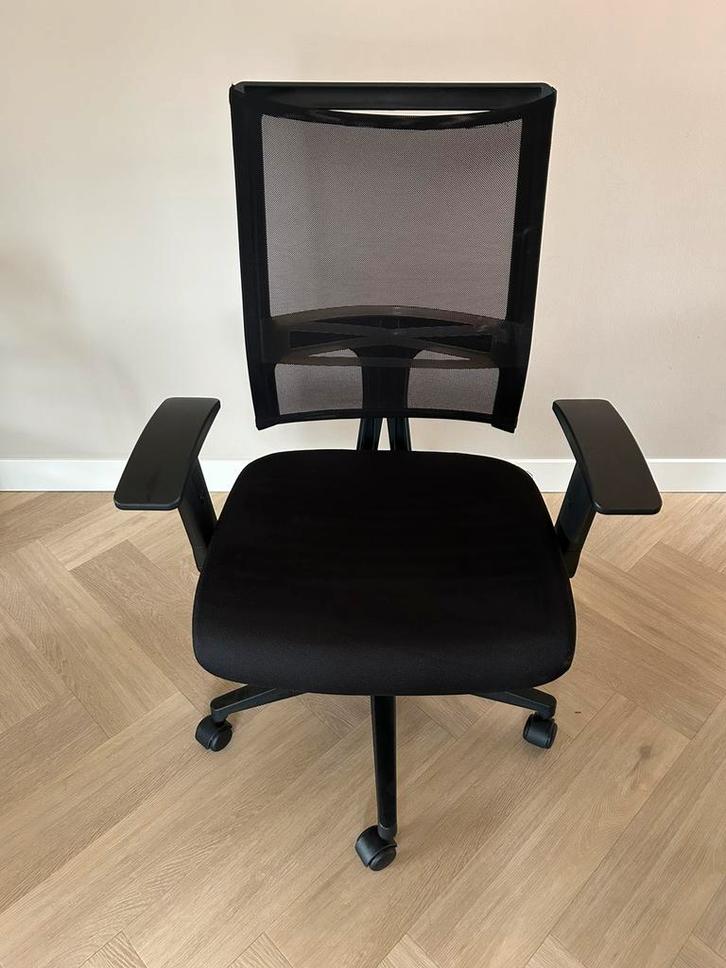 Bureaustoel hJh office R8, Huis en Inrichting, Bureaustoelen, Zo goed als nieuw, Zwart, Ophalen