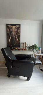 Elektrische sta op/ relax stoel met wielen en rem, Huis en Inrichting, Stoelen, Ophalen, Zo goed als nieuw, Zwart, Eén