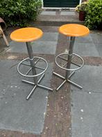 2 mooie stevige vintage barkrukken, Huis en Inrichting, Barkrukken, Ophalen, Gebruikt, Met voetsteun, 60 tot 90 cm