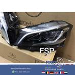 W176 LED koplamp LINKS Mercedes A Klasse FACELIFT 2015-2018, Gebruikt, Ophalen of Verzenden, Mercedes-Benz