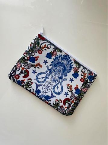 toffe clutch van Ushuaïa Ibiza beschikbaar voor biedingen