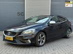 Volvo V40 2.0 D2 R-Design Business Xenon Led Leder, Auto's, Voorwielaandrijving, Gebruikt, Euro 6, 4 cilinders