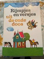 Boek rijmpjes en versjes uit de oude doos, Boeken, Ophalen of Verzenden, Gelezen