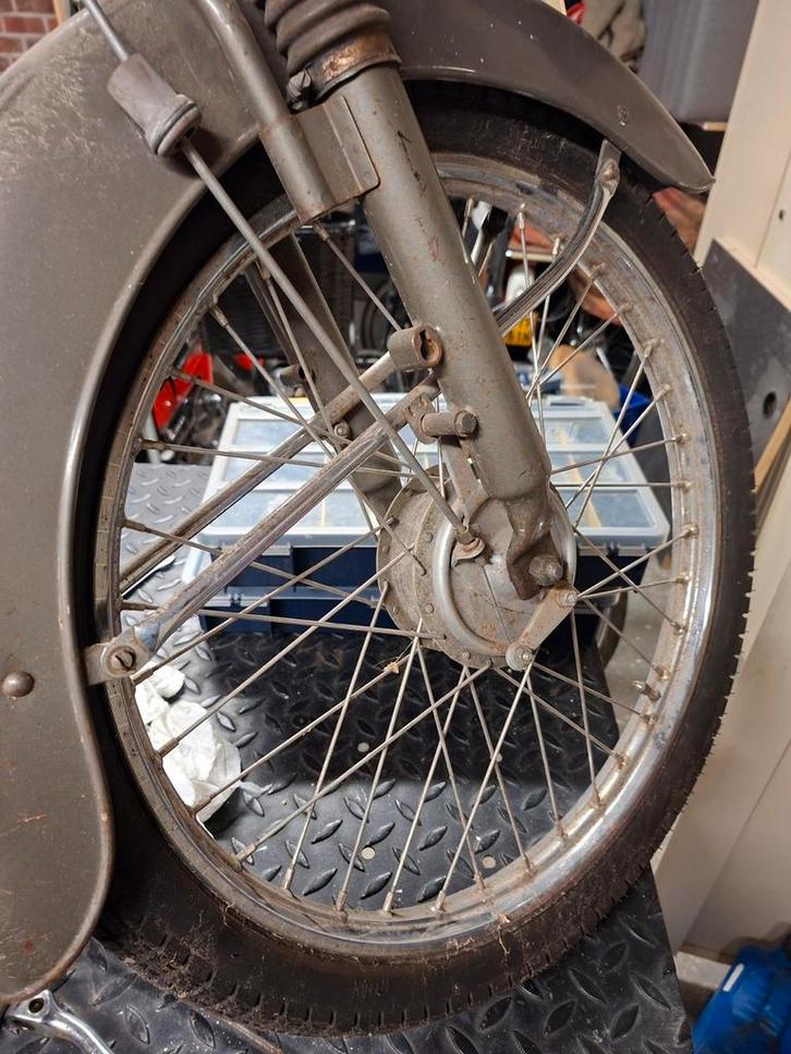 Voorwiel/naaf batavus combisport 1963, Fietsen en Brommers, Brommeronderdelen | Oldtimers, Gebruikt, Batavus, Overige typen, Ophalen of Verzenden