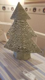 TWEE KERSTBOOMPJES + KERSTSTER MET BATERIJ VERLICHTING, Ophalen, Zo goed als nieuw