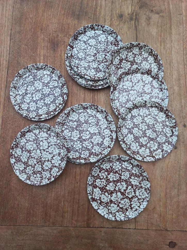 Leuke metalen onderzetters. Vintage. Bloemen, Huis en Inrichting, Woonaccessoires | Onderzetters, Gebruikt, Glas of Kopje, Ophalen of Verzenden
