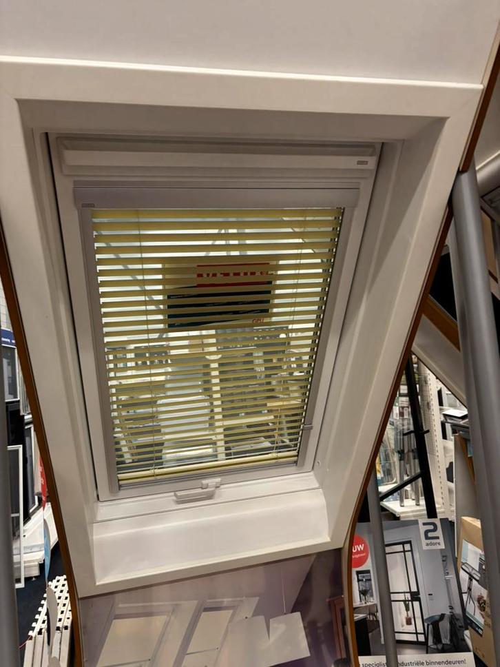 Velux dakraam showmodel, Doe-het-zelf en Verbouw, Kozijnen en Schuifpuien, Nieuw, Raamkozijn, Kunststof, 75 tot 150 cm, 75 tot 150 cm