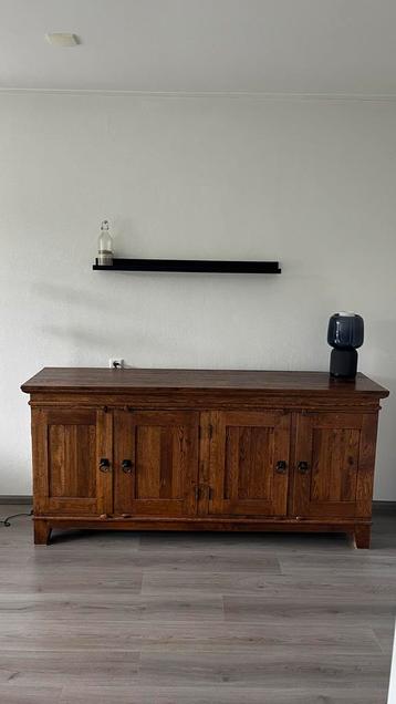 Dressoir beschikbaar voor biedingen