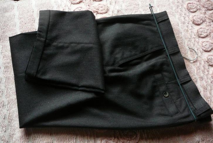 pantalons  maat 52/54, 10 euro /stuk bruin,blauw,grijs, Kleding | Heren, Broeken en Pantalons, Gedragen, Maat 52/54 (L), Overige kleuren