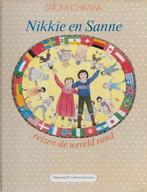 Satomi Ichikawa: Nikkie en Sanne reizen de wereld rond, Boeken, Ophalen of Verzenden, Zo goed als nieuw