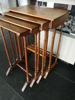 Antieke nest of tables in notenhout., Ophalen