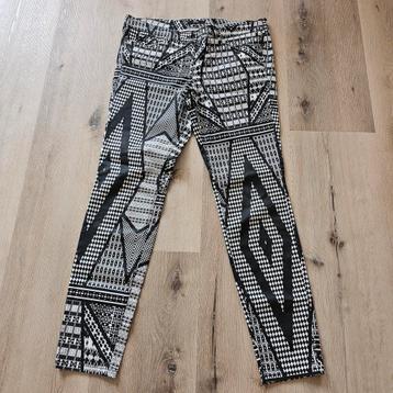 Gloednieuwe broek G.DESIGN 42 beschikbaar voor biedingen