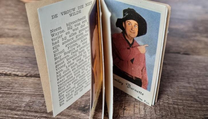 Hollywood Strips No. 3 - Smiley Burnette, Verzamelen, Film en Tv, Gebruikt, Film, Foto of Kaart, Ophalen of Verzenden