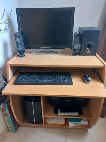 Medion pc met beeldscherm, toetsenbord, muis en logitech beschikbaar voor biedingen