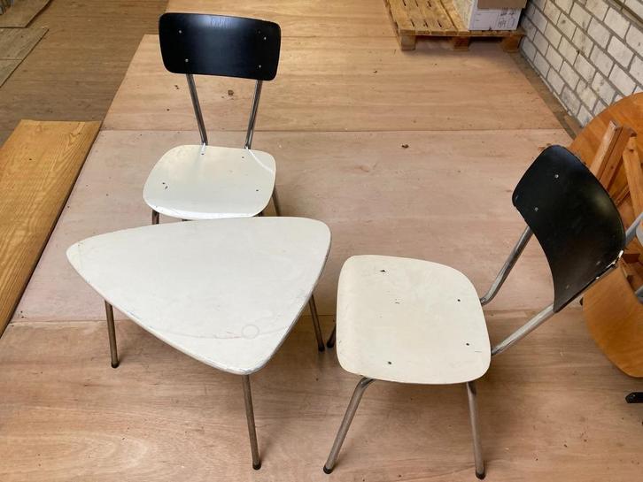 Vintage zithoekje., Huis en Inrichting, Tafels | Bijzettafels, Gebruikt, 60 cm of meer, Minder dan 55 cm, Hout, Ophalen