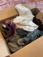 Grote doos vol met kleding, Ophalen, Gebruikt