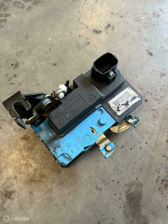 Deurslot mechaniek linksvoor Volvo XC90 I ('02->), Auto-onderdelen, Klein materiaal, Volvo, Gebruikt, Ophalen of Verzenden