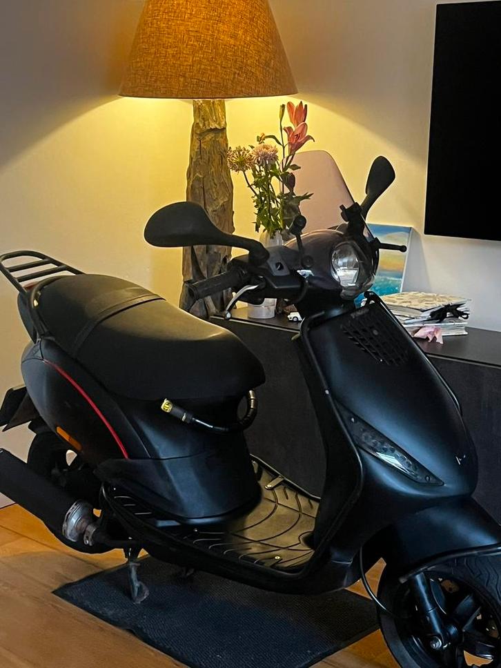 Piaggio Zip 4T 2014 Brom Vol Opties, Fietsen en Brommers, Scooters | Piaggio, Zo goed als nieuw, Zip, Maximaal 45 km/u, Benzine