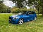 BMW 116i M-Pakket | Navi Pro | LCI stuur | Estoril Blauw, 1-Serie, 4 cilinders, Blauw, Alcantara