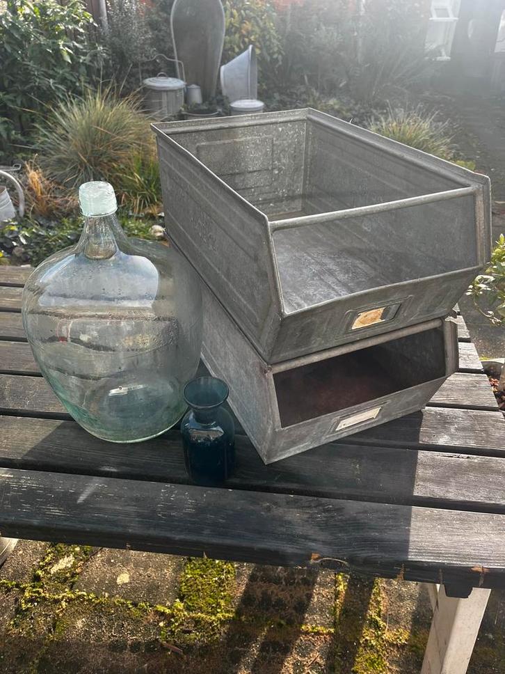 Zinken Stapelbakken - Industrieel Design 2x, Antiek en Kunst, Curiosa en Brocante, Ophalen