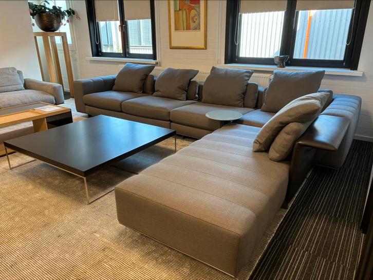Minotti Freeman modulaire hoekbank in stof cat. G, Huis en Inrichting, Banken | Bankstellen, Zo goed als nieuw, Vierpersoons of meer