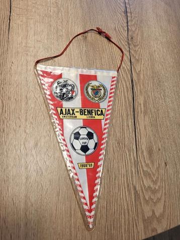 Mooie Dubbelzijdige vaan AJAX- Benfica seizoen 68/69  beschikbaar voor biedingen