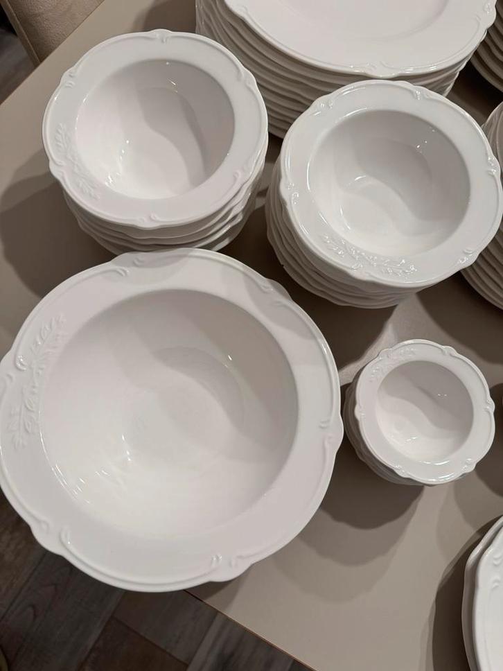 Porseleinen Serviesset - 65 stuks, Huis en Inrichting, Keuken | Servies, Gebruikt, Compleet servies, Overige stijlen, Porselein