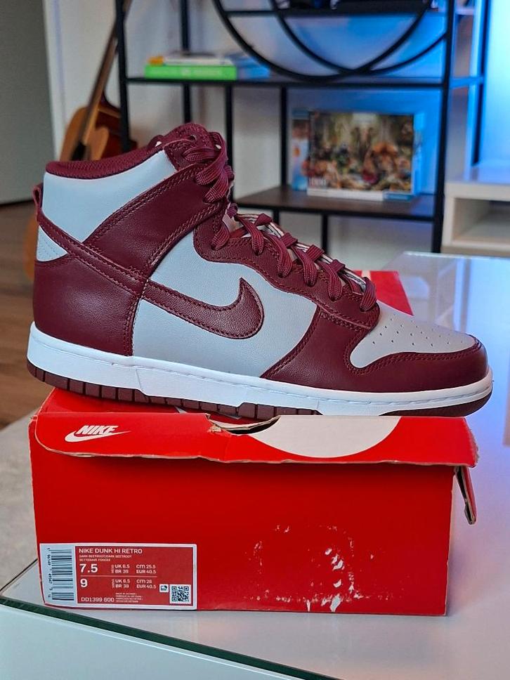 Nike Dunk High "Beetroot" Maat 40.5, Kleding | Dames, Schoenen, Nieuw, Sneakers of Gympen, Grijs, Ophalen of Verzenden