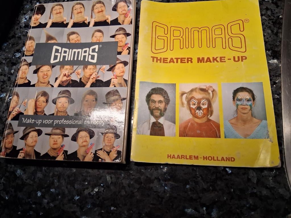Twee boeken over theater make-up Grimas, Boeken, Ophalen of Verzenden, Zo goed als nieuw, Overige onderwerpen