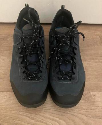 Wandelschoenen beschikbaar voor biedingen