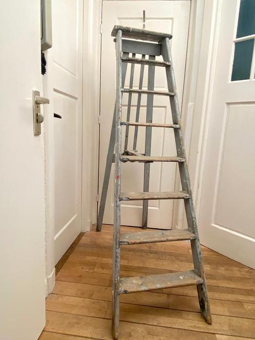 Vintage, oude grijze houten schilderstrap, 8 treden, Doe-het-zelf en Verbouw, Ladders en Trappen, Gebruikt, Trap, Minder dan 2 meter