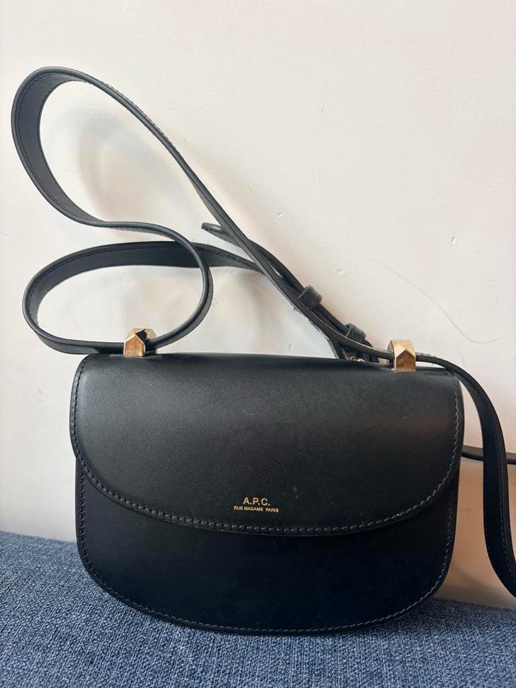 APC Geneva Tas - Zo Goed Als Nieuw!, Sieraden, Tassen en Uiterlijk, Tassen | Damestassen, Zo goed als nieuw, Handtas, Zwart, Ophalen of Verzenden