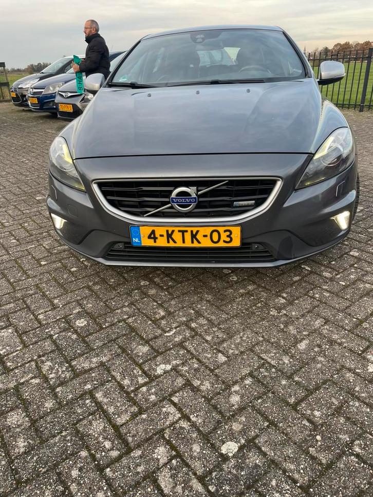Volvo V40 1.6 D2 R-design 2013 Grijs, Auto's, Volvo, Bedrijf, Diesel, A, Hatchback, Handgeschakeld, Origineel Nederlands, Zilver of Grijs