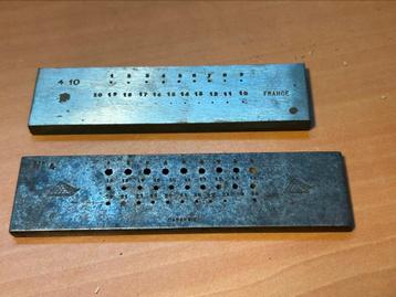 2 vintage horlogemakers klinkblokken beschikbaar voor biedingen